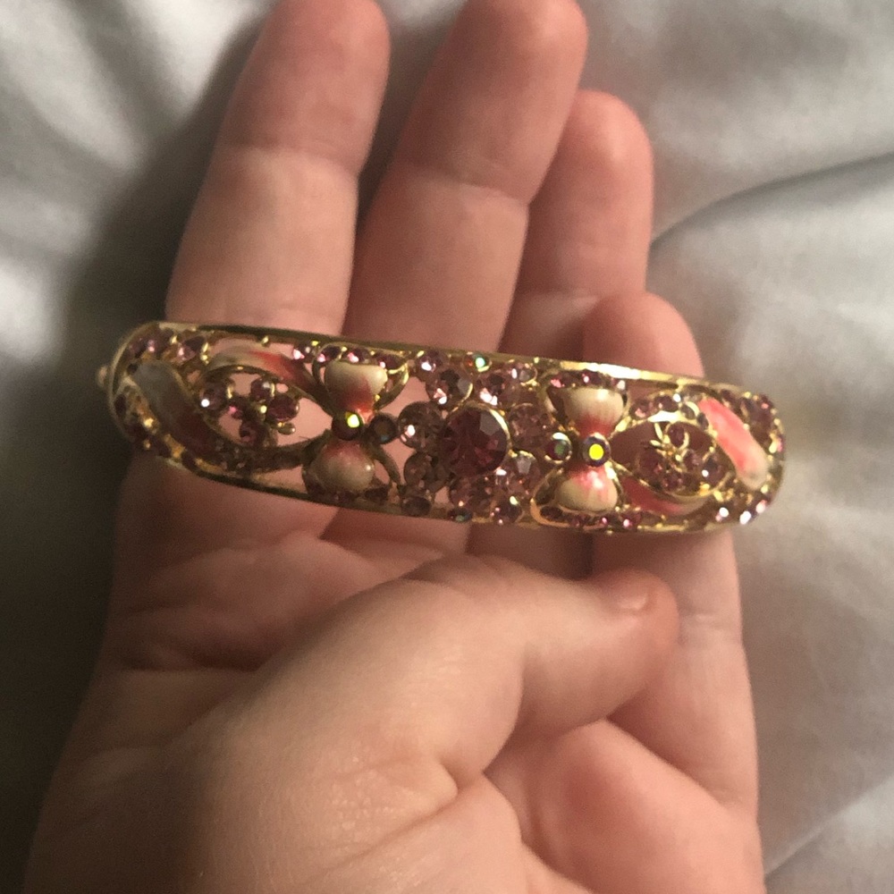 2/$20 Gold clasp bracelet with pink jewel details